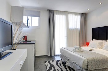 Geula Suites