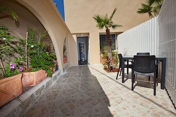Geula Suites