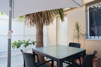 Geula Suites
