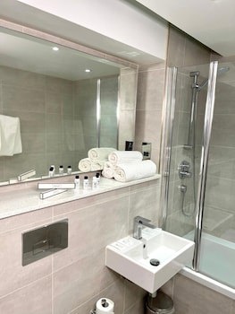 Axiom Park Hotel