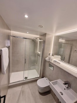 Axiom Park Hotel