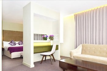 Axiom Park Hotel