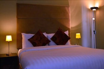 Axiom Park Hotel