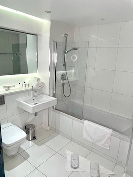 Axiom Park Hotel