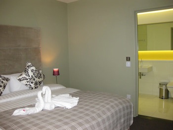 Axiom Park Hotel