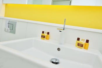 Axiom Park Hotel