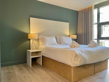 Axiom Park Hotel