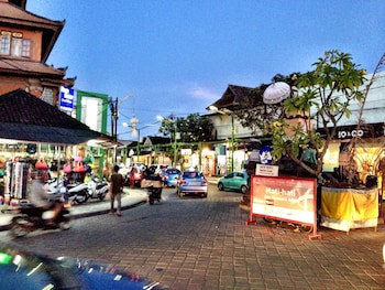 Bemo Corner Guest House