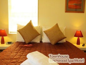 Birchwood Spa Motel