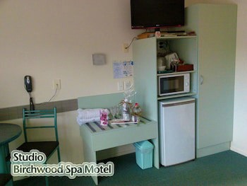Birchwood Spa Motel