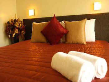 Birchwood Spa Motel