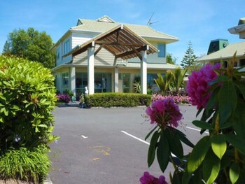 Birchwood Spa Motel