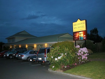 Birchwood Spa Motel