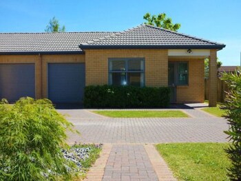 Birchwood Spa Motel