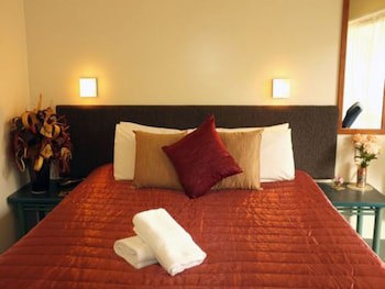 Birchwood Spa Motel