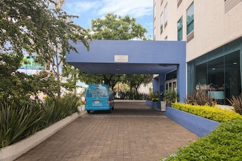 Hampton Inn By Hilton Guadalajara/Expo