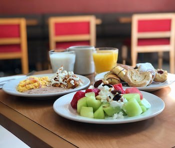 Hampton Inn By Hilton Guadalajara/Expo