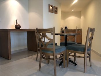 Hampton Inn By Hilton Guadalajara/Expo