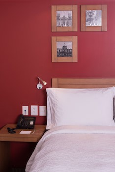 Hampton Inn By Hilton Guadalajara/Expo
