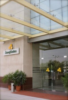 Savoy Suites Manesar