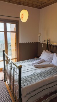 Hotel Papanikola