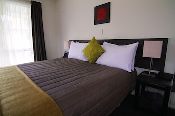 Airport Palms Motel