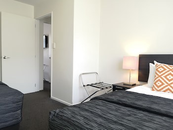 Airport Palms Motel
