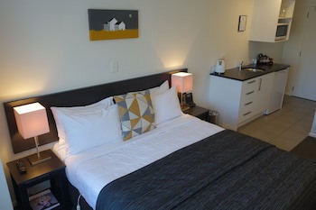 Airport Palms Motel