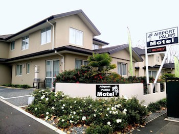 Airport Palms Motel