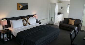 Airport Palms Motel