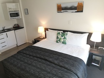 Airport Palms Motel
