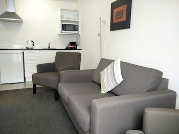 Airport Palms Motel