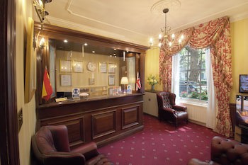 Balmoral House Hotel