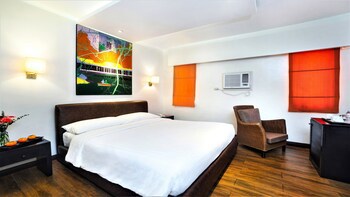 Court Meridian Hotel And Suites