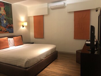 Court Meridian Hotel And Suites