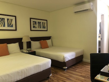 Court Meridian Hotel And Suites