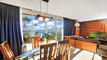 Court Meridian Hotel And Suites