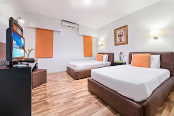 Court Meridian Hotel And Suites