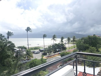 Court Meridian Hotel And Suites
