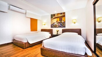 Court Meridian Hotel And Suites