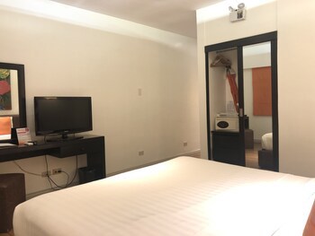 Court Meridian Hotel And Suites