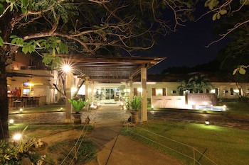Court Meridian Hotel And Suites