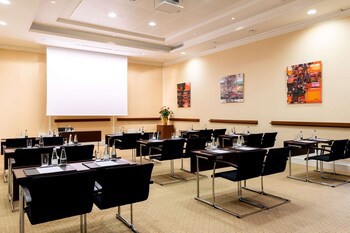 Grand Hotel Vilnius, Curio Collection By Hilton