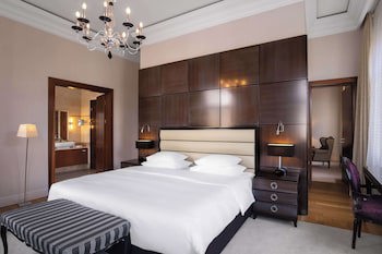 Grand Hotel Vilnius, Curio Collection By Hilton