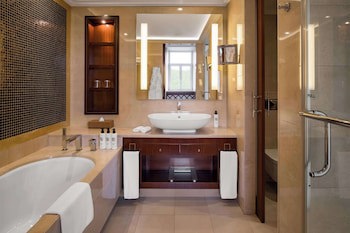 Grand Hotel Vilnius, Curio Collection By Hilton