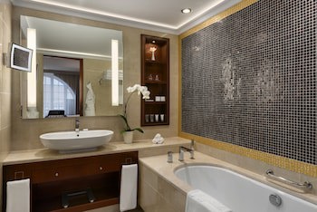 Grand Hotel Vilnius, Curio Collection By Hilton