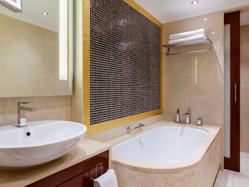 Grand Hotel Vilnius, Curio Collection By Hilton