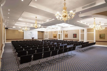 Grand Hotel Vilnius, Curio Collection By Hilton