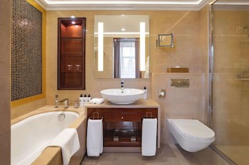 Grand Hotel Vilnius, Curio Collection By Hilton