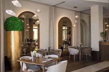 Grand Hotel Vilnius, Curio Collection By Hilton